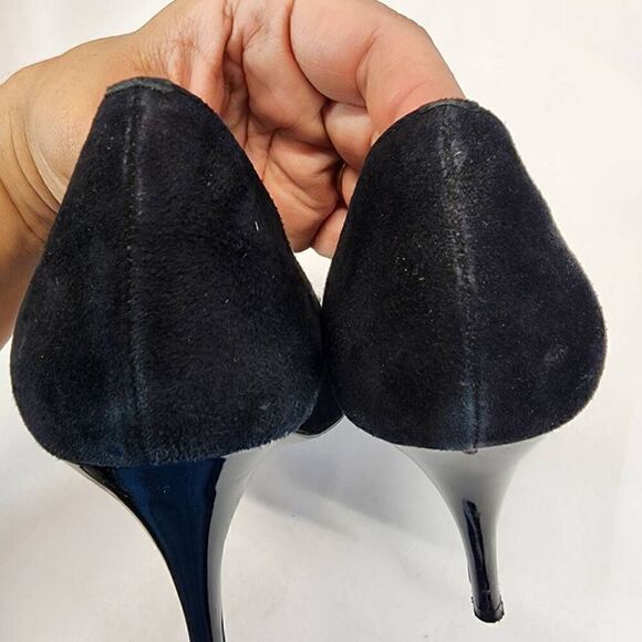 Tahari Accord Black Suede Jewel Pumps Size 7.5 - Picture 9 of 13